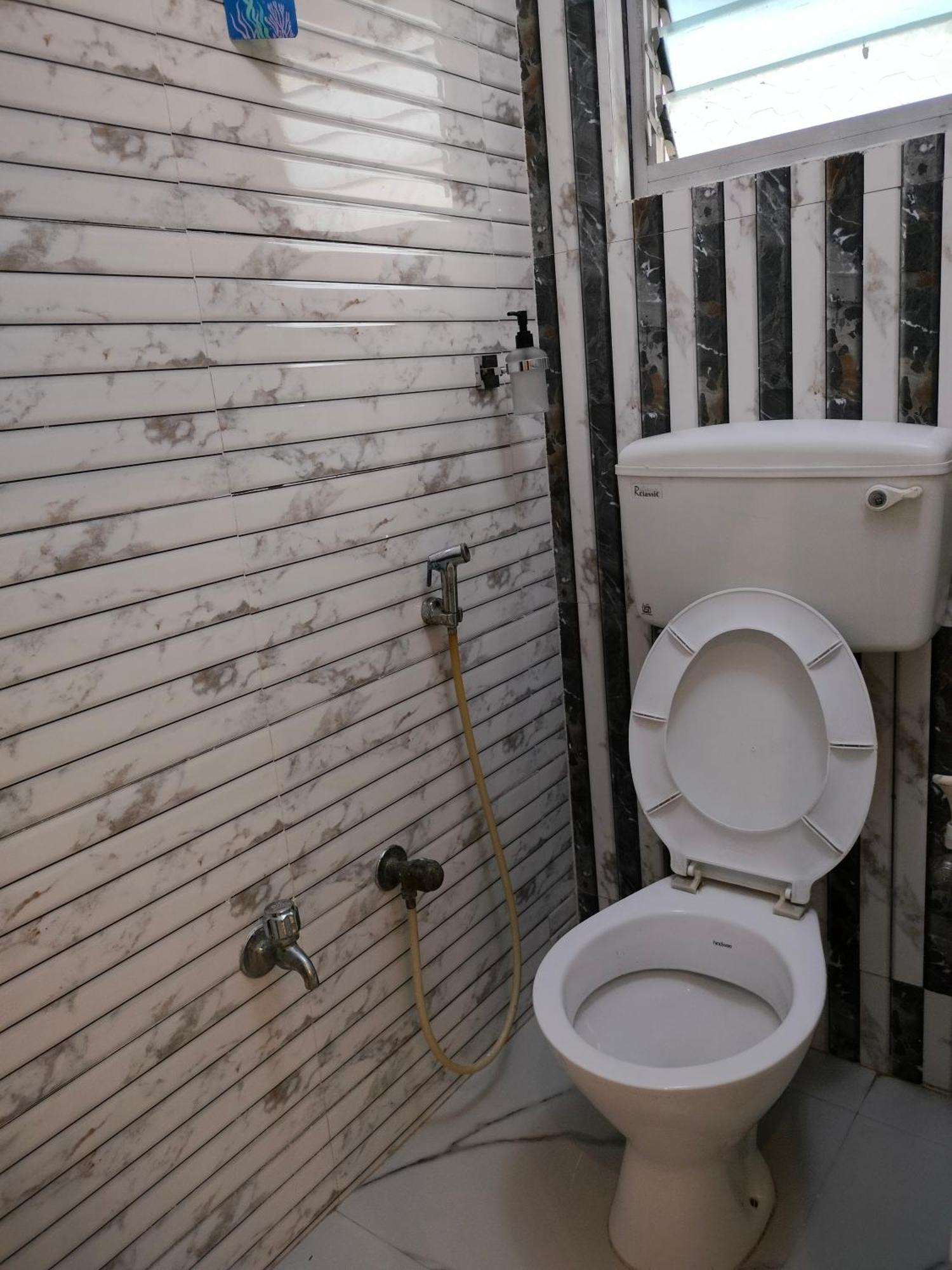 Kollolini Kolkata Bed & Breakfast Екстериор снимка