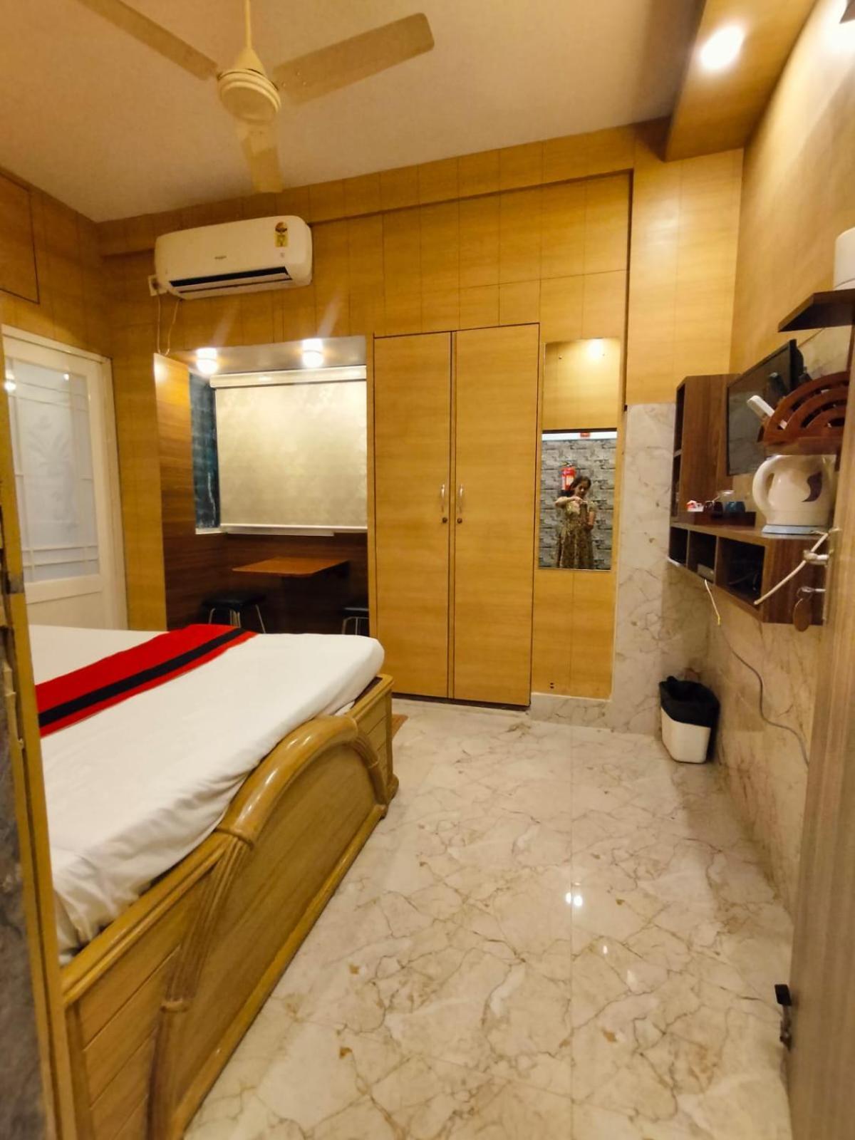 Kollolini Kolkata Bed & Breakfast Екстериор снимка